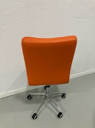 Silla de oficina naranja