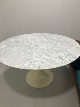 Mesa redonda de mármol. 120cm de diametro.