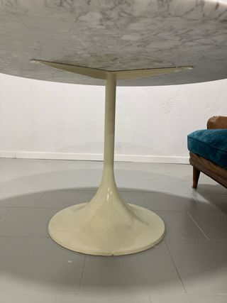 Mesa redonda de mármol. 120cm de diametro.