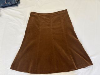 Falda de pana fina marrón