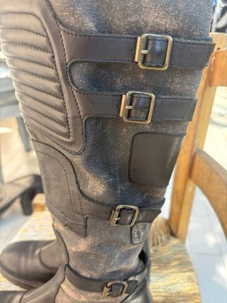 Stivali al ginocchio in pelle effetto invecchiato 