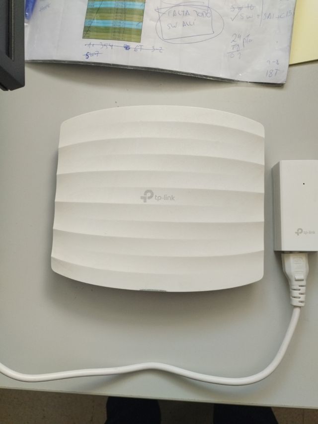 Punto di Accesso WiFi TP-Link EAP225 + Iniettore PoE