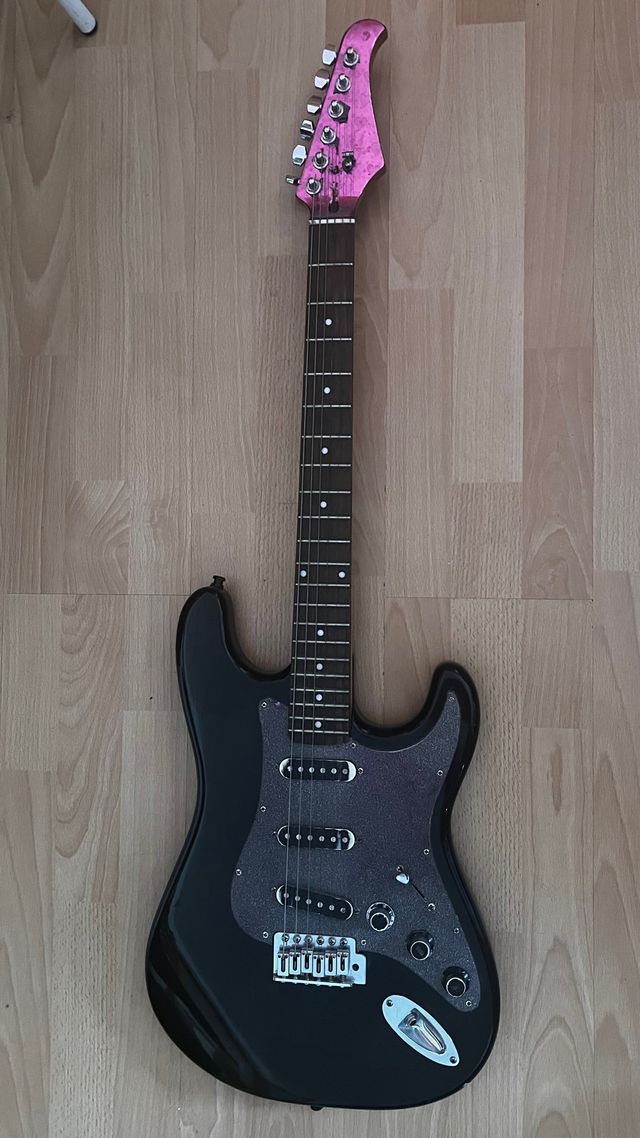 Guitarra Eléctrica Sonora