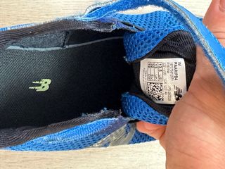 2 pares de Zapatos New Balance Niños Talla 32