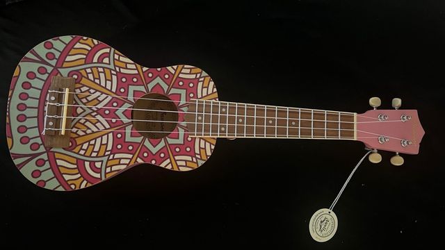 Ukelele de Bambú con Diseño Mandala
