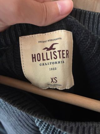 Jersey Hollister Hombros Descubiertos Gris