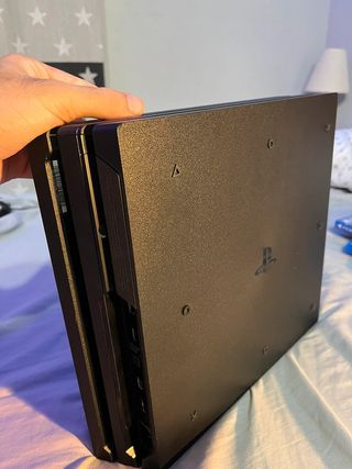 PS4 Pro 1TB + 2 Mandos + 9 Juegos
