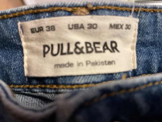 Pantalón vaquero corto Pull&Bear desgastado