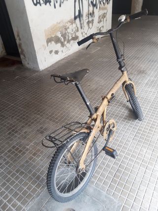 Bicicletta pieghevole color oro