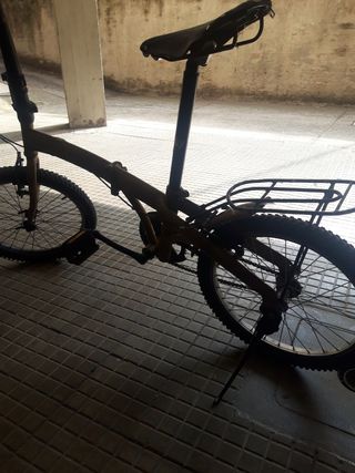 Bicicletta pieghevole color oro
