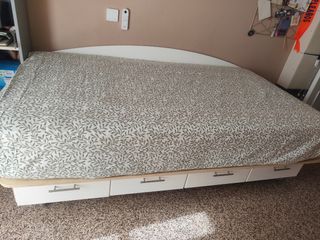 Cama juvenil con cajones y escritorio