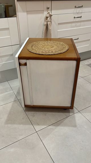 Mueble de almacenaje de madera