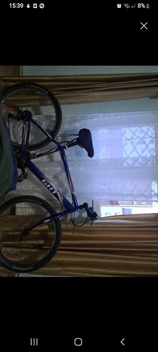 Bicicleta GHT azul