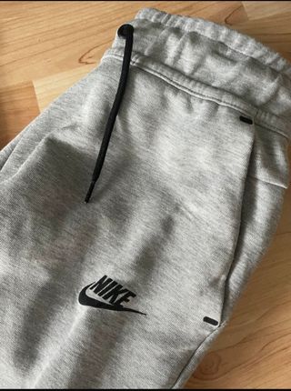 Chándal Nike Tech Fleece Gris
Talla M niño