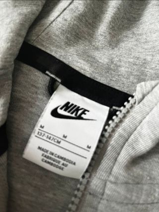 Chándal Nike Tech Fleece Gris
Talla M niño