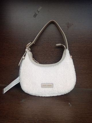 Bolso de peluche David Jones