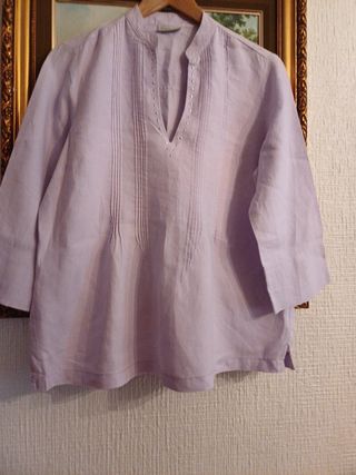 Blusa morada con pedrería