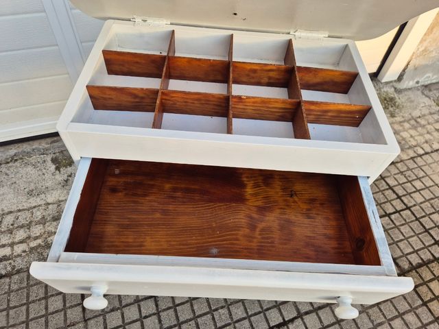 Mesita de noche joyero blanca