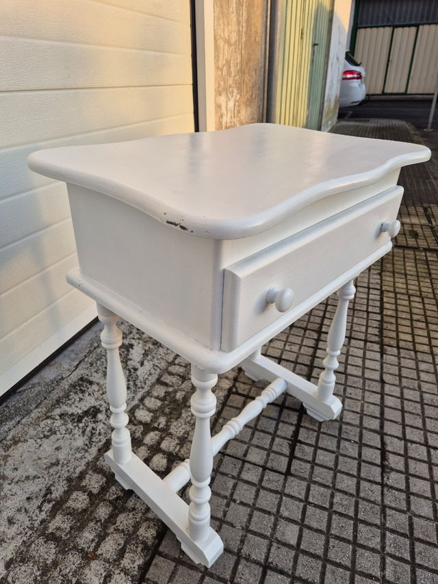 Mesita de noche joyero blanca