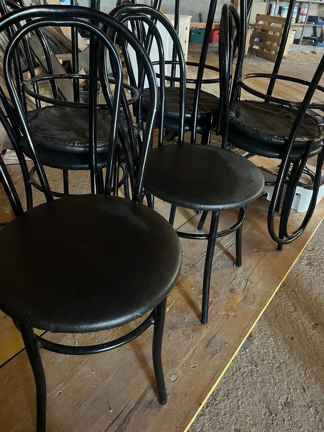 8 Sillas Negras Metal/Piel Sintética