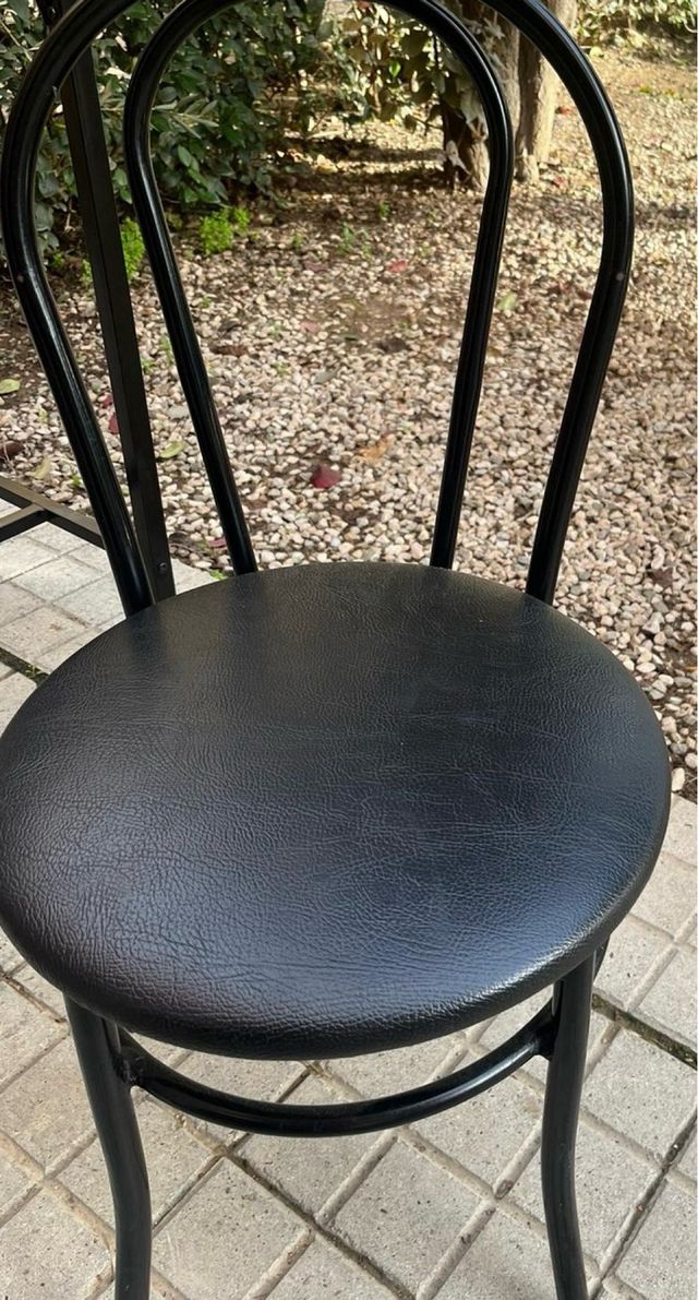 8 Sillas Negras Metal/Piel Sintética