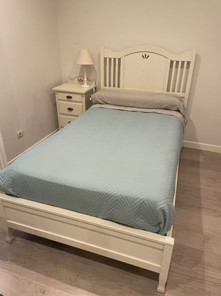 Cama blanca.
