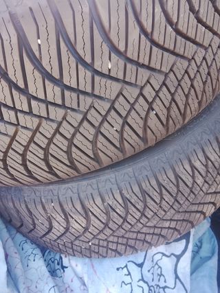 2 Neumáticos 215/45 R17