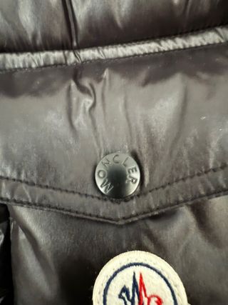 Chaqueta Moncler Negra con Capucha