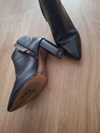 Botines de piel negros