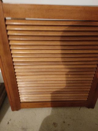 Cubreradiador de madera
