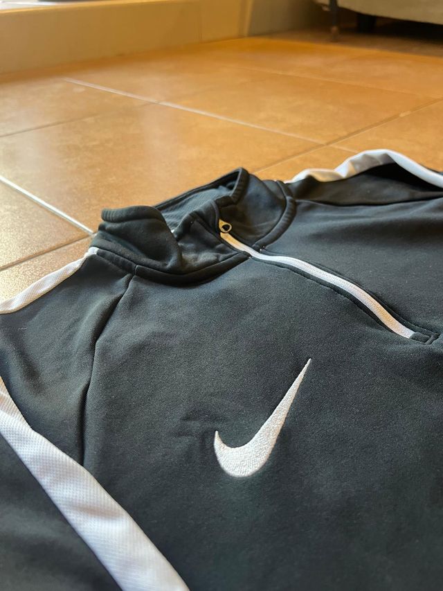 Sudadera Nike Half-Zip Negra Deportiva