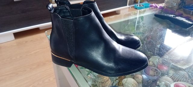 Botines negros