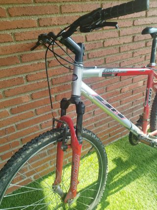 Bicicleta de Montaña BH Bikes 490 Roja