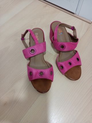 Zapatos de tacón rosas