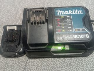 Caricabatterie e Batteria Makita DC10SB