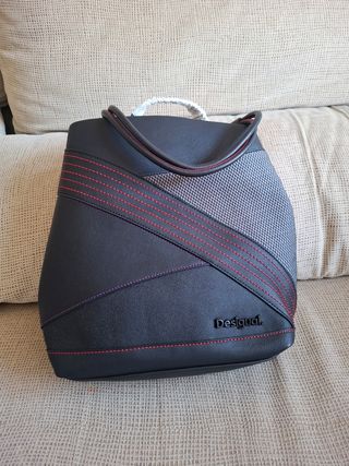 Mochila Desigual Negra y Roja