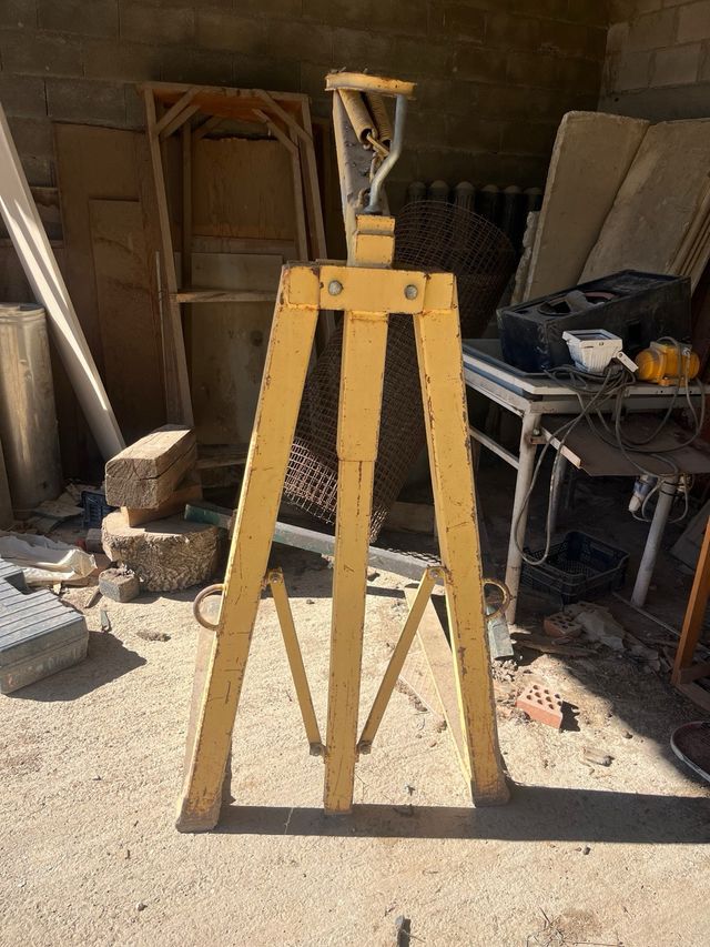 Pinza grúa 2500 kg homologada