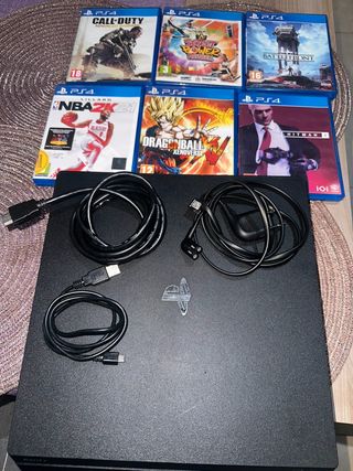 PS4 Pro Negra + 5 Juegos