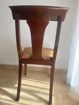 Set de sillas de comedor y sillones de madera