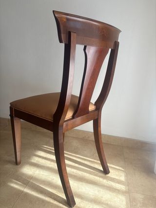 Set de sillas de comedor y sillones de madera