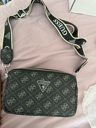 Bolso Guess Negro y Marrón