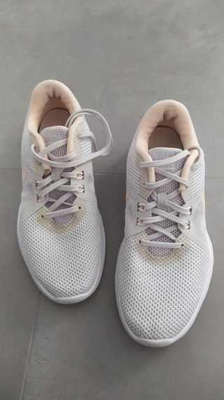 Tenis Nike W FLEX TRAINER 8. Seminuevos.