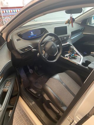 Peugeot 3008 Allure 1.2 130 CV Gasolina