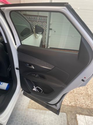 Peugeot 3008 Allure 1.2 130 CV Gasolina