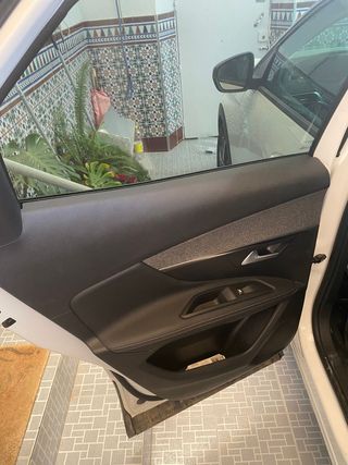 Peugeot 3008 Allure 1.2 130 CV Gasolina