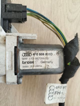 Motor elevalunas Audi 4F0 959 801D Brose