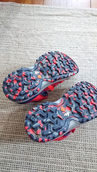 Chanclas o escarpines quechua 33-34