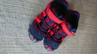 Chanclas o escarpines quechua 33-34
