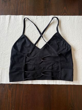 Top deportivo negro