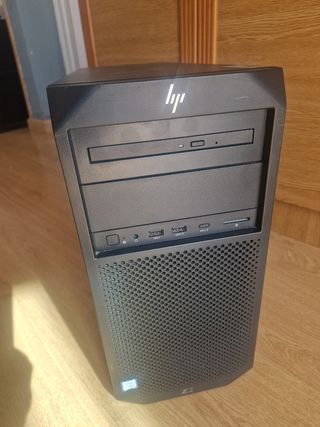 HP Z2 G4 I7 GAMING
